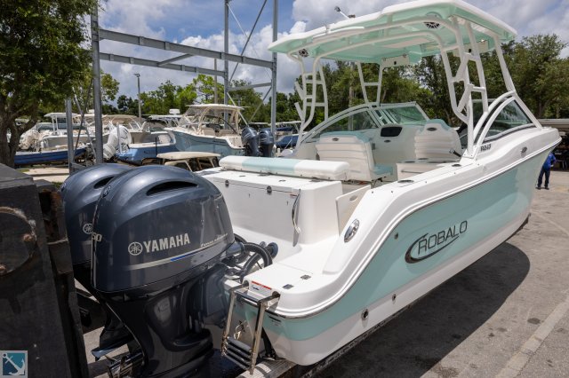 Pre-Owned 2022 Robalo for sale